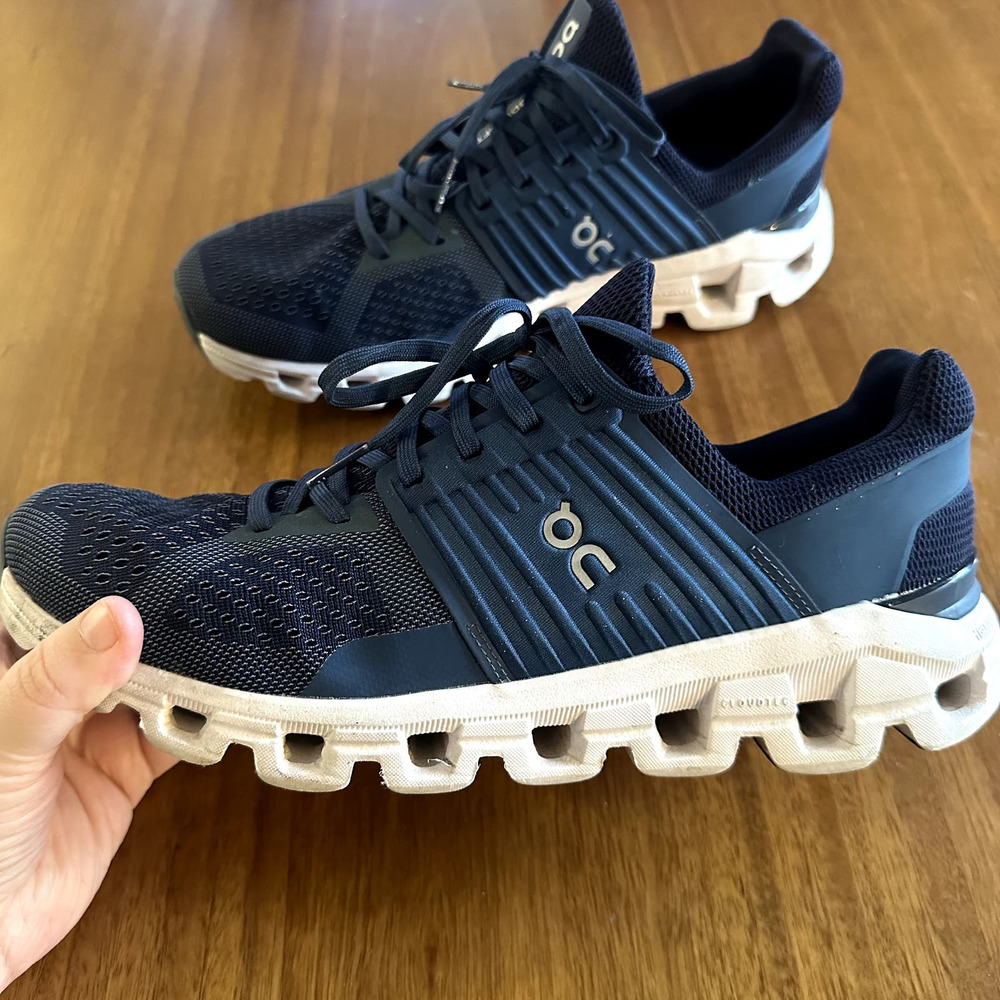 Oncloud Men's Cloud Swift navy blue running shoes size 10